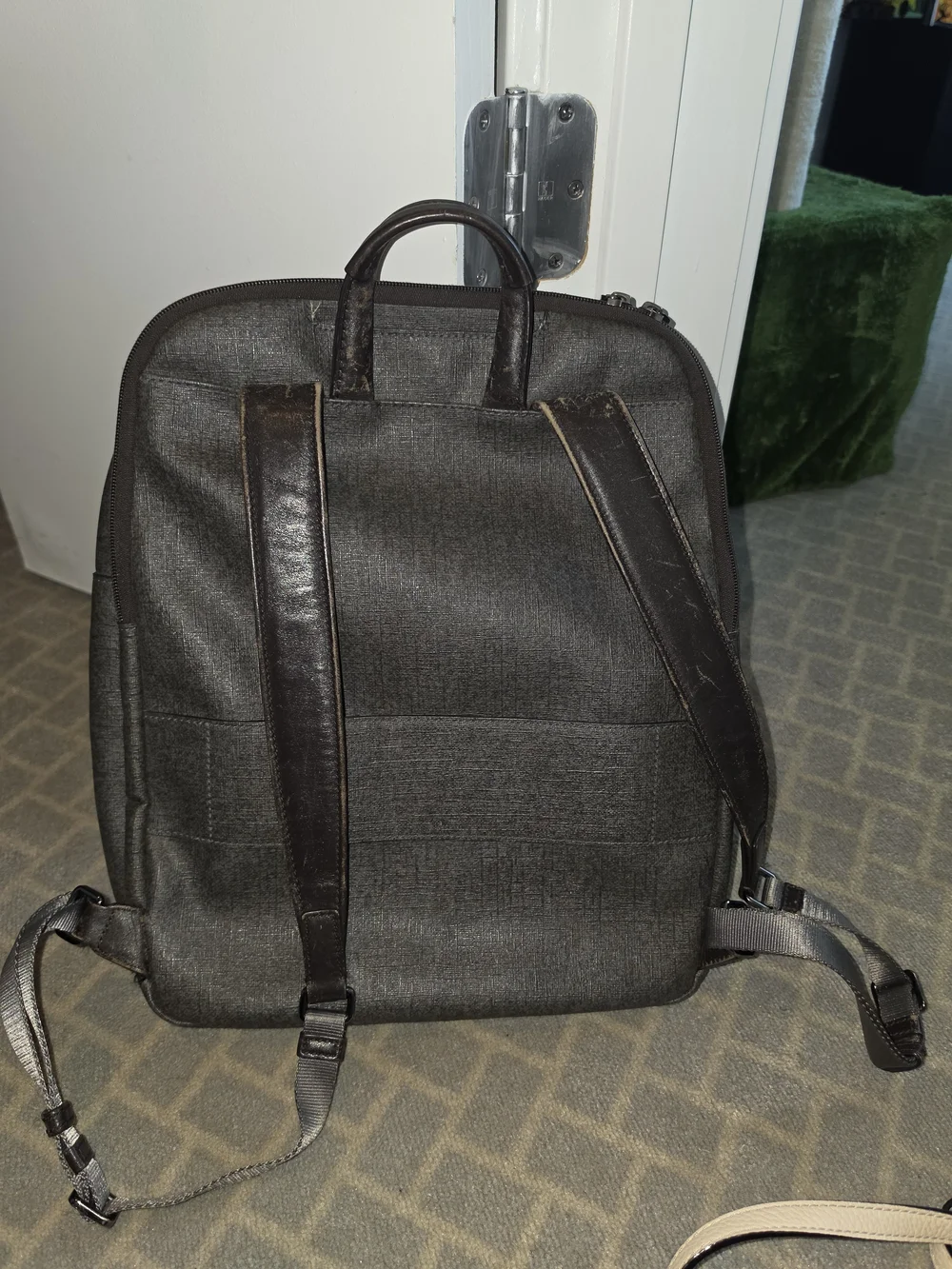 Tumi Men's Gray Backpack - Sleek Travel & Work Bag